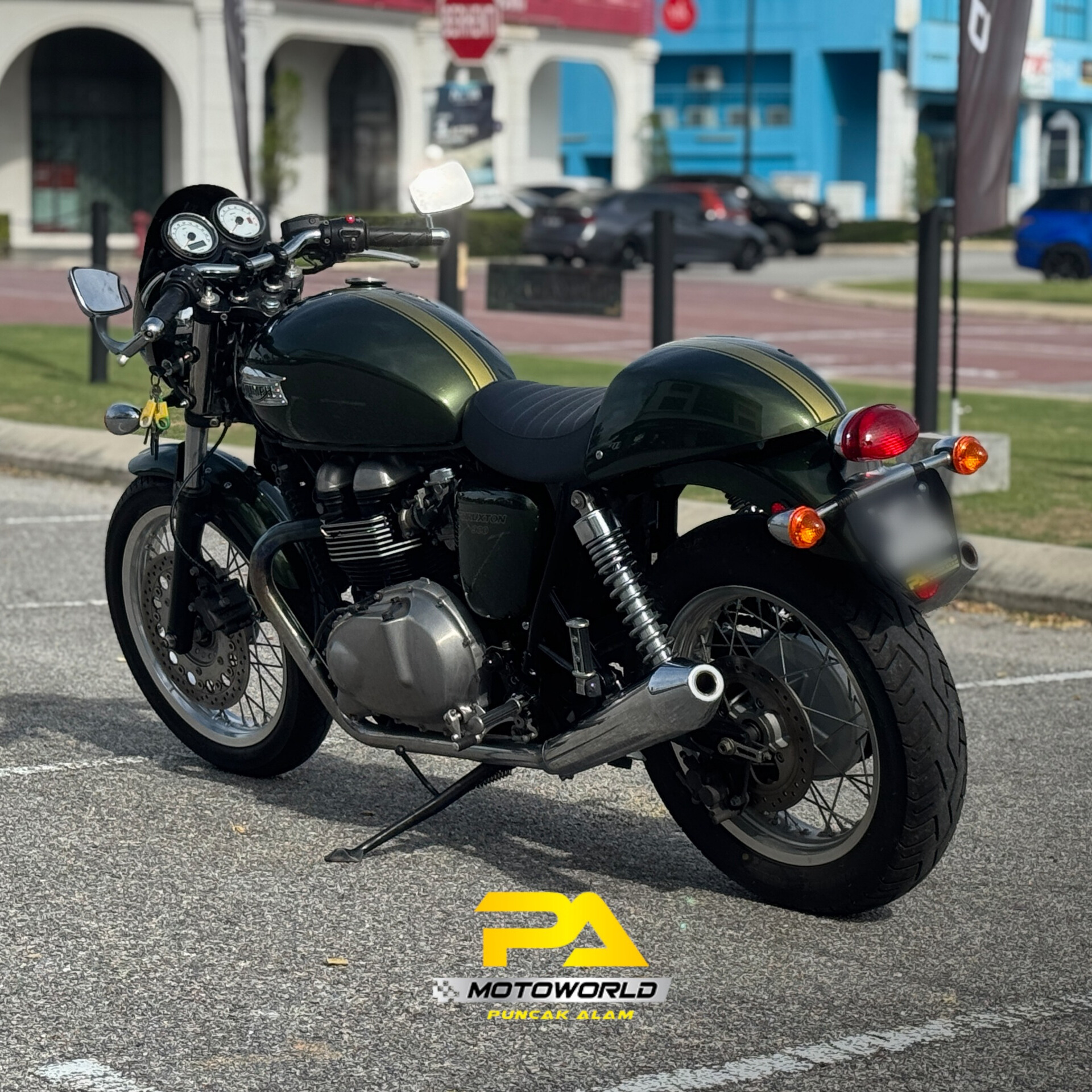 TRIUMPH THRUXTON 900 - Image 4