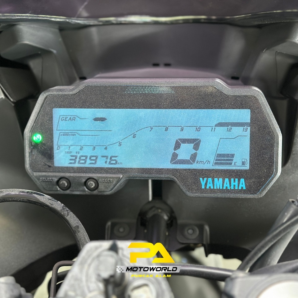 YAMAHA YZF-R15 - Image 5